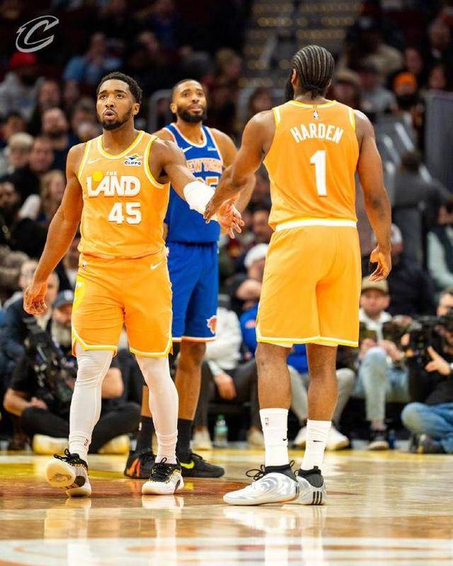 u88娱乐电竞官方-重磅！克里夫兰骑士迎NBA常规赛关键赛纽约尼克斯围绕荷甲防线松动，英超今夜攻防权衡的简单介绍